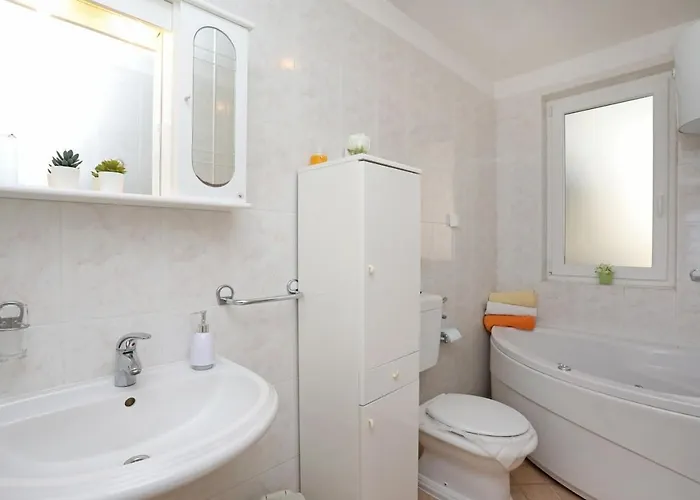 With Parking Space Rabac, Labin - 19102 Appartement *